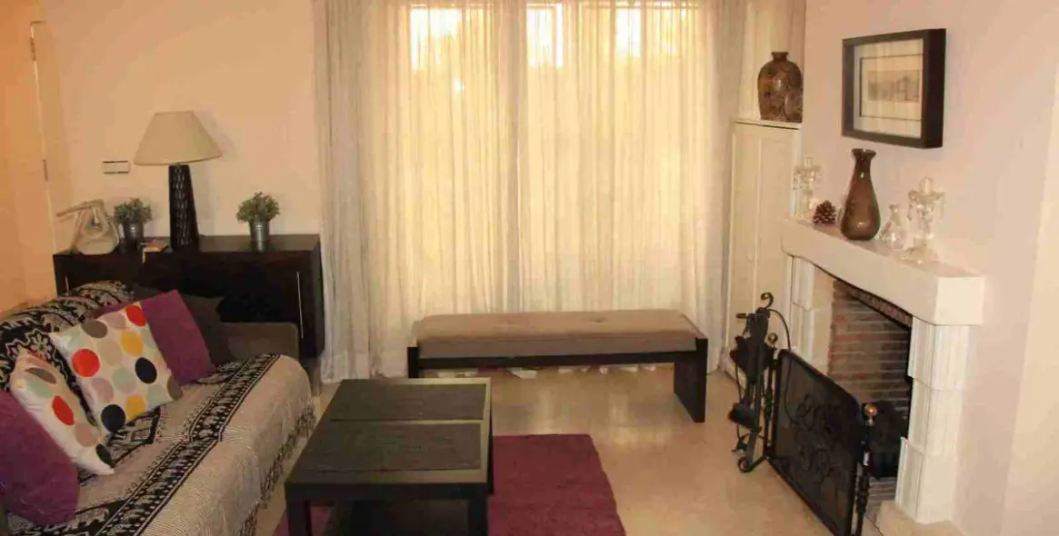 Long-term rent of townhouse in El Rosario 23