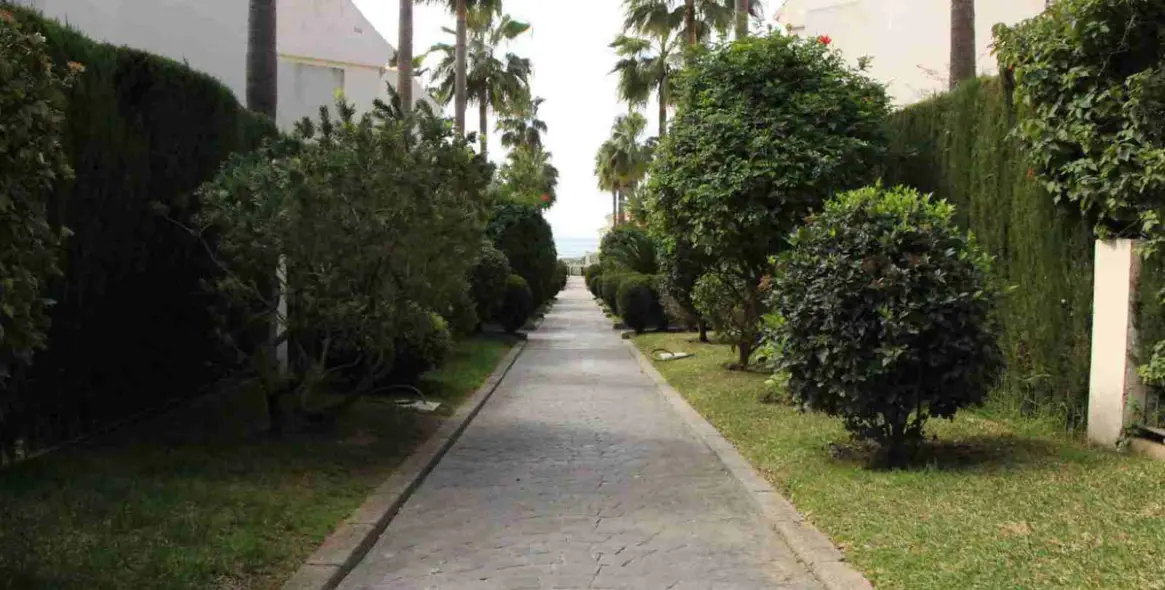 Long-term rent of townhouse in El Rosario 26