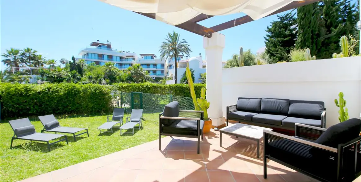 Краткосрочная аренда дома на две семьи в Estepona 1