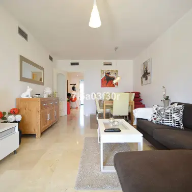 Краткосрочная аренда апартаментов на среднем этаже в San Pedro de Alcántara