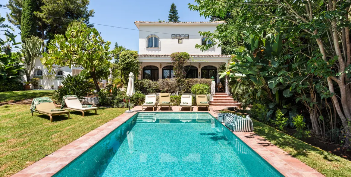 Long-term rent of detached villa in Nueva Andalucía 1