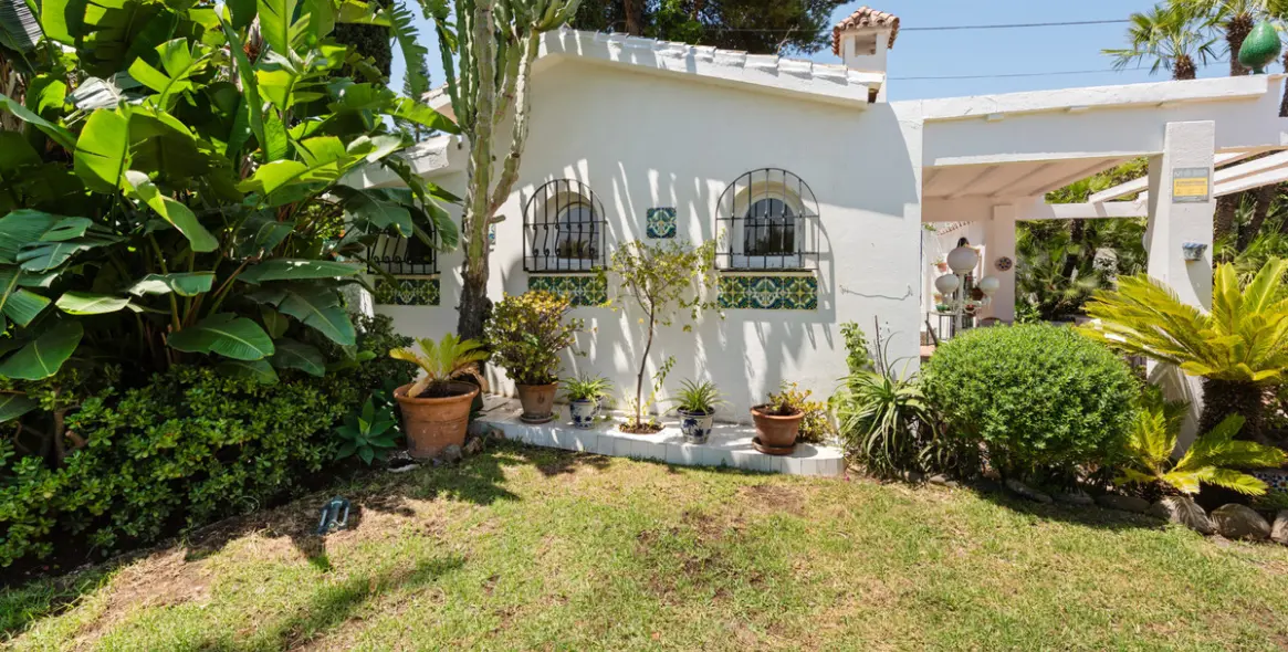 Long-term rent of detached villa in Nueva Andalucía 3