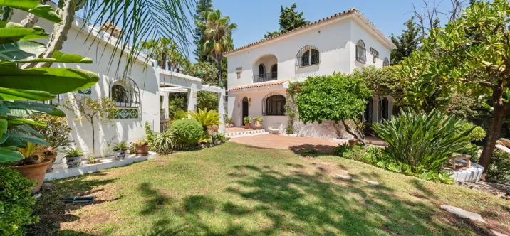 Long-term rent of detached villa in Nueva Andalucía 3