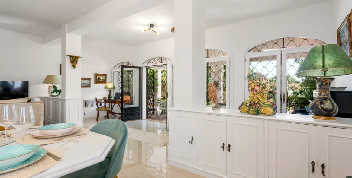 Long-term rent of detached villa in Nueva Andalucía 19