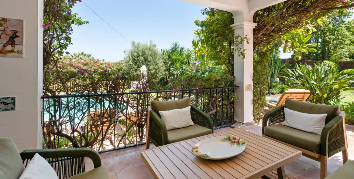 Long-term rent of detached villa in Nueva Andalucía 22