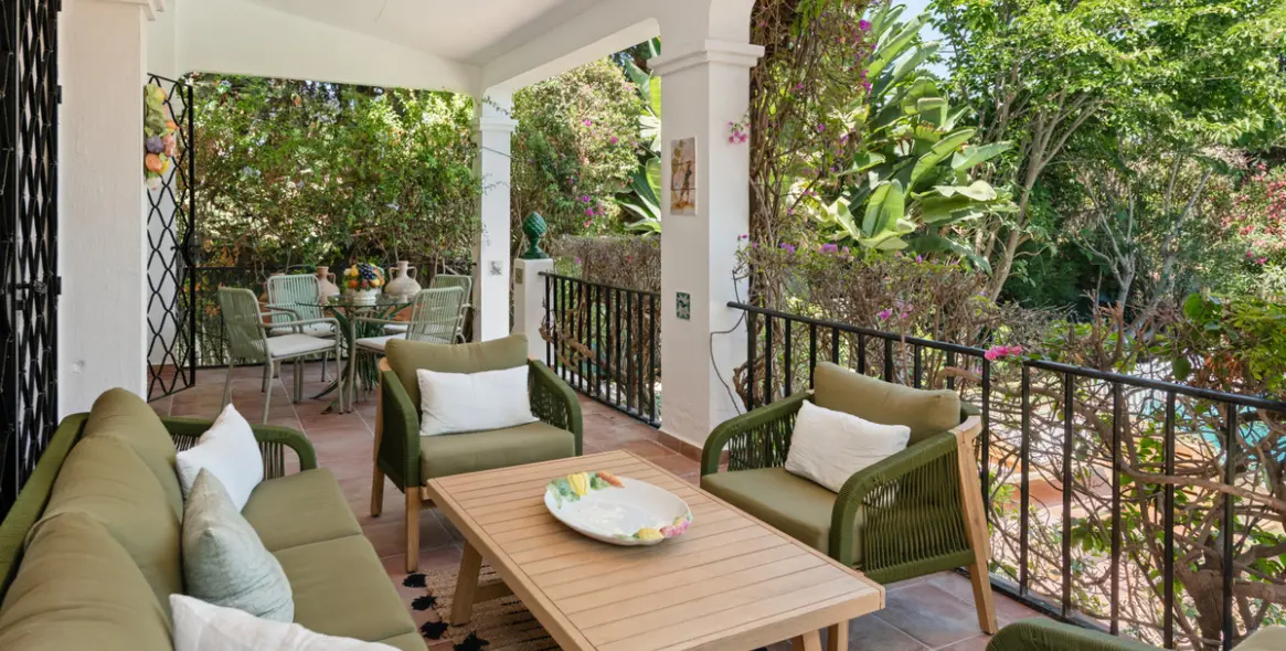 Long-term rent of detached villa in Nueva Andalucía 24