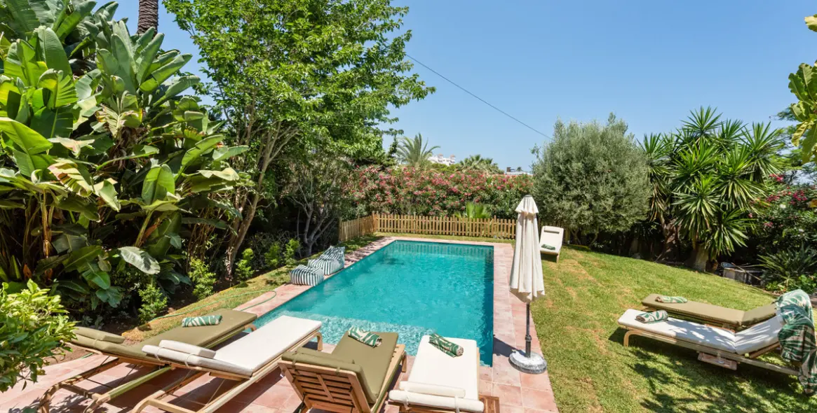 Long-term rent of detached villa in Nueva Andalucía 29