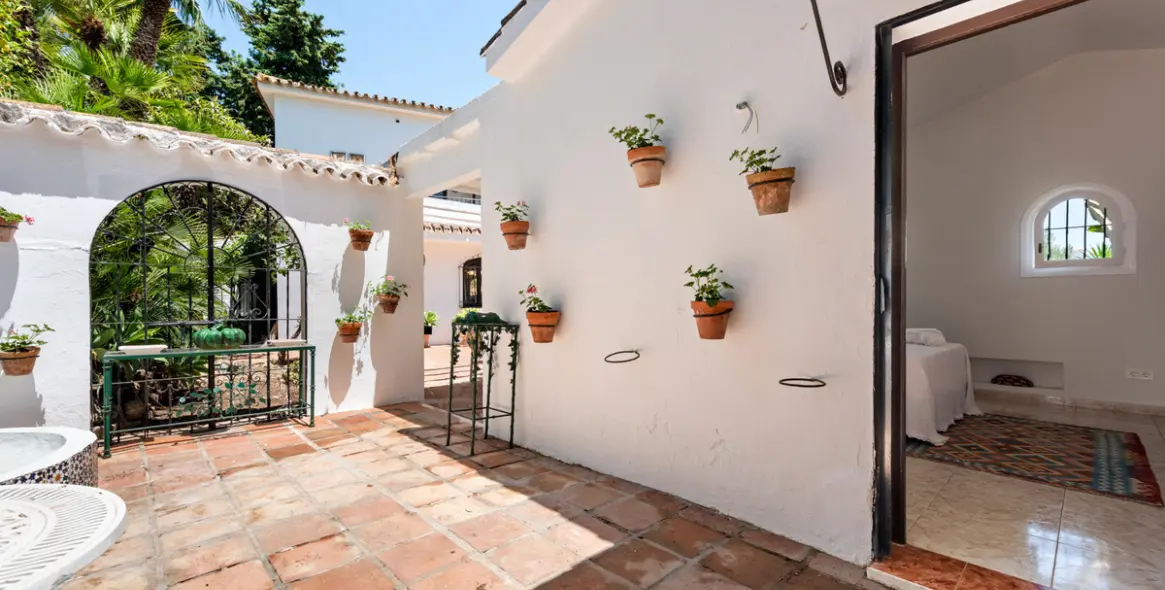 Long-term rent of detached villa in Nueva Andalucía 34