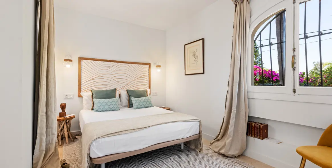 Long-term rent of detached villa in Nueva Andalucía 43