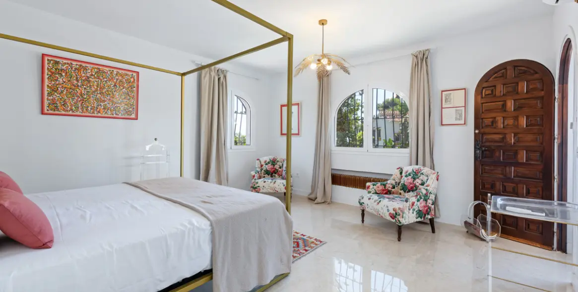 Long-term rent of detached villa in Nueva Andalucía 54