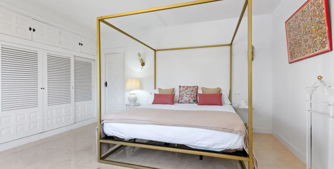 Long-term rent of detached villa in Nueva Andalucía 58