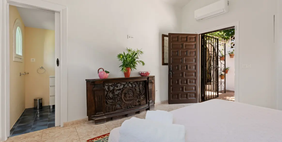 Long-term rent of detached villa in Nueva Andalucía 33