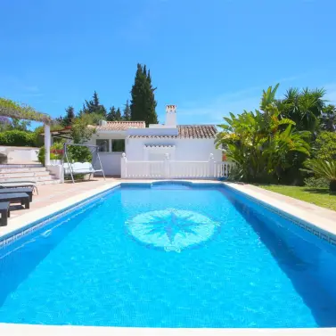Short-term rent of detached villa in Estepona
