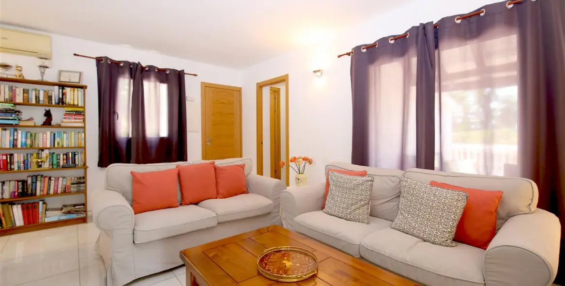 Short-term rent of detached villa in Estepona 3