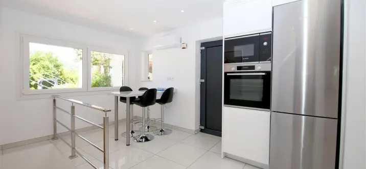 Short-term rent of detached villa in Estepona 3