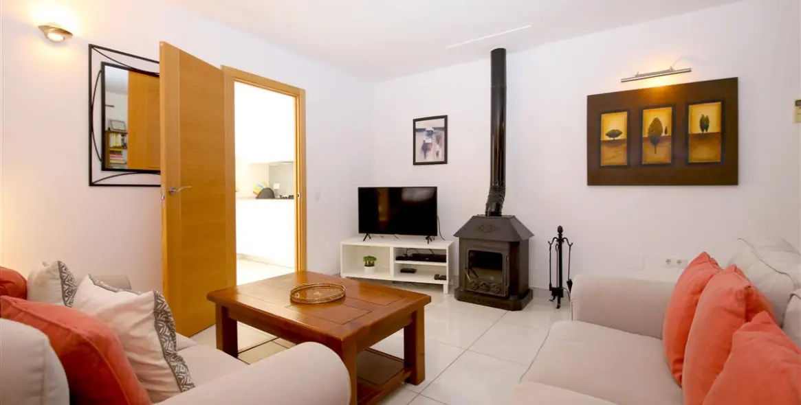 Short-term rent of detached villa in Estepona 6