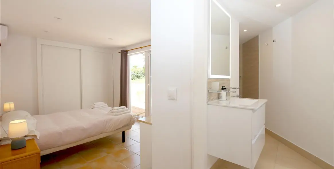 Short-term rent of detached villa in Estepona 12