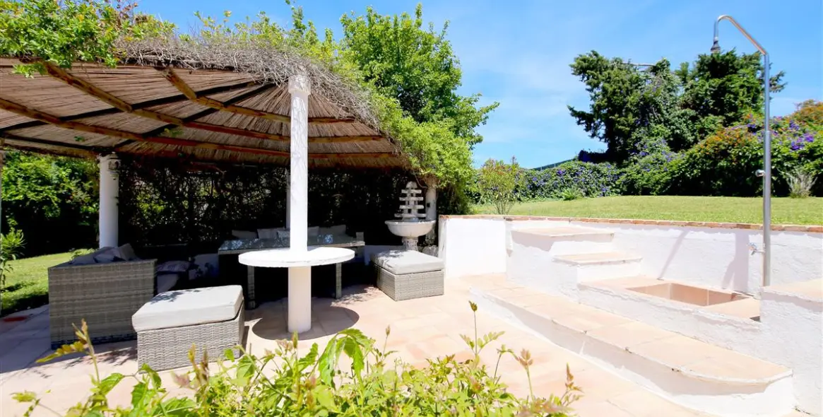 Short-term rent of detached villa in Estepona 17