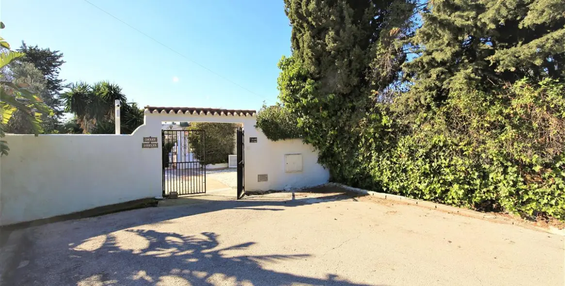 Short-term rent of detached villa in Estepona 24