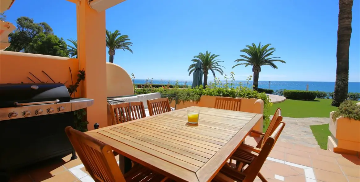 Short-term rent of semi-detached house in Estepona 2