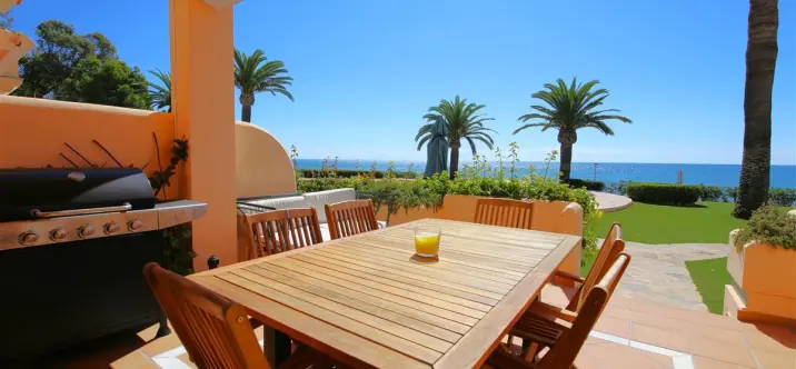 Краткосрочная аренда дома на две семьи в Estepona 1