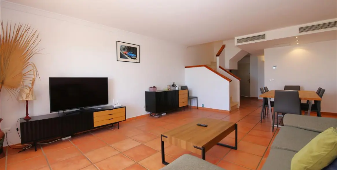 Short-term rent of semi-detached house in Estepona 3