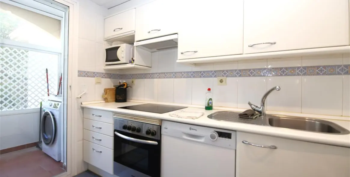 Short-term rent of semi-detached house in Estepona 5