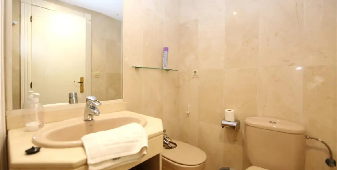 Short-term rent of semi-detached house in Estepona 11