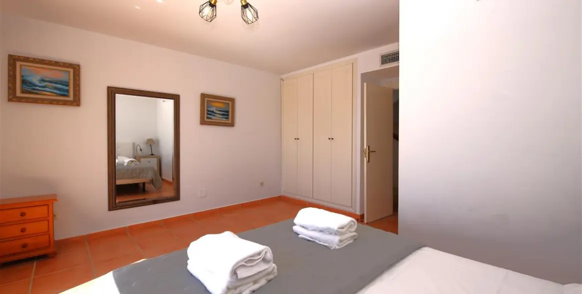 Short-term rent of semi-detached house in Estepona 13