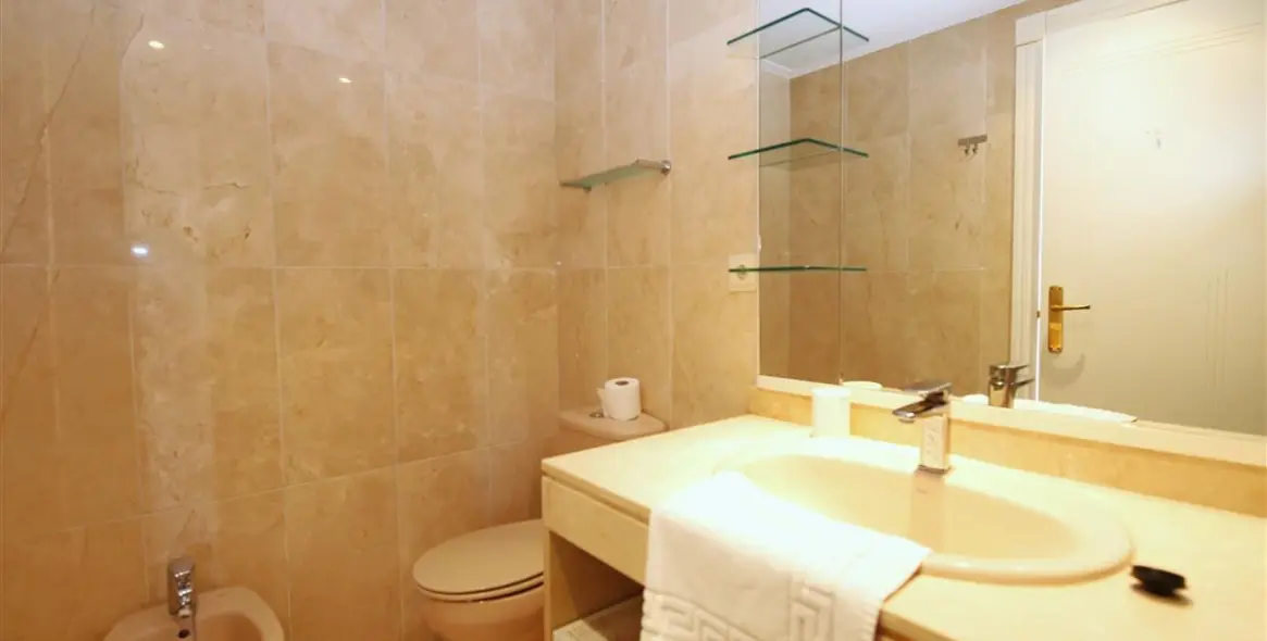 Short-term rent of semi-detached house in Estepona 14