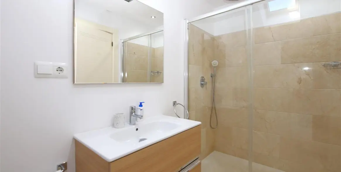 Short-term rent of semi-detached house in Estepona 19