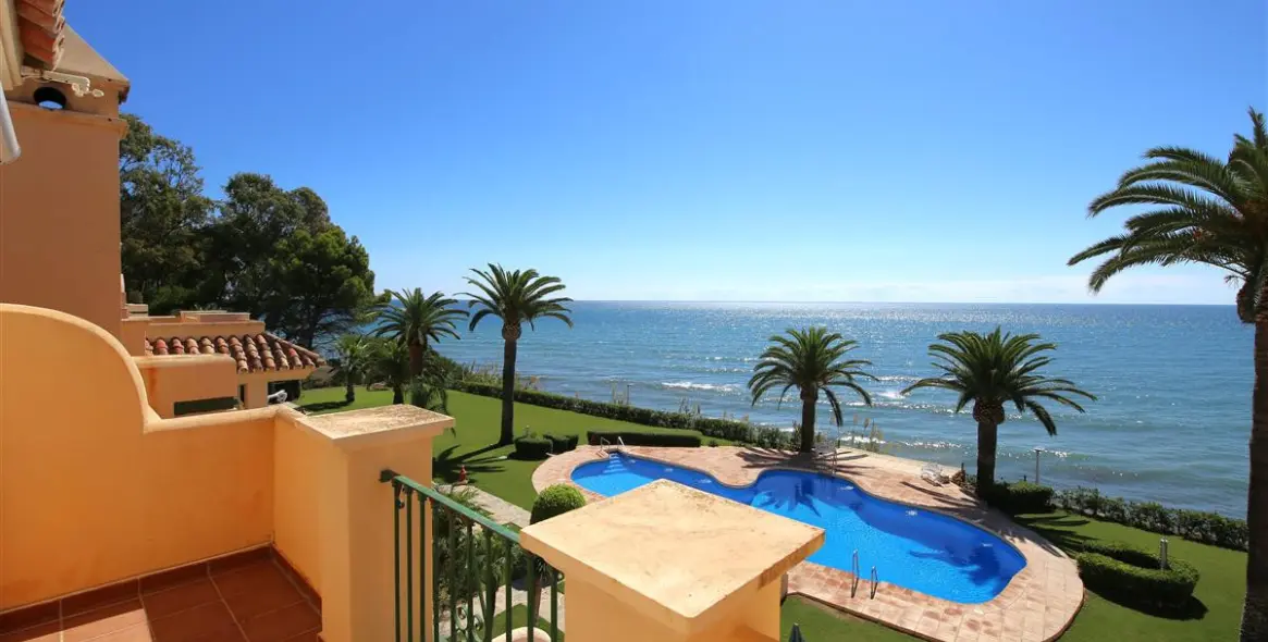 Short-term rent of semi-detached house in Estepona 20