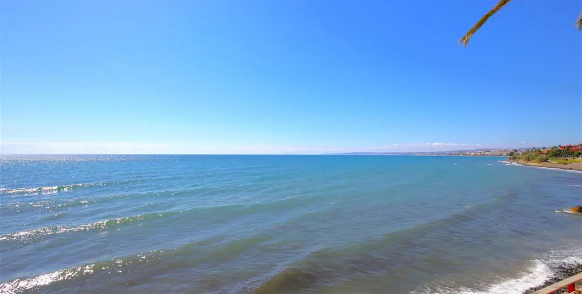 Short-term rent of semi-detached house in Estepona 23