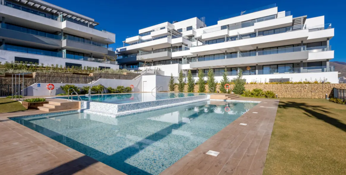 Short-term rent of ground floor apartment in Estepona 1