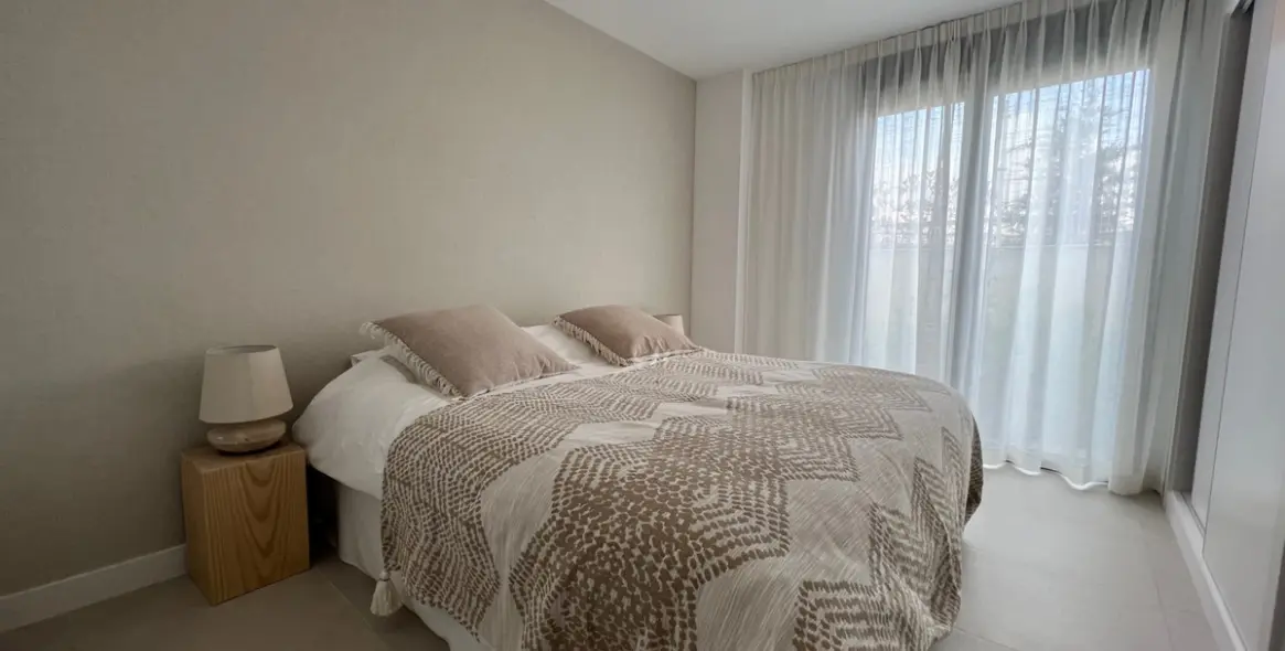 Short-term rent of ground floor apartment in Estepona 13