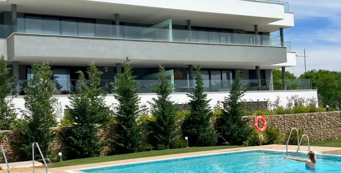 Short-term rent of ground floor apartment in Estepona 28