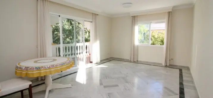 Middle floor apartment R5233771 3