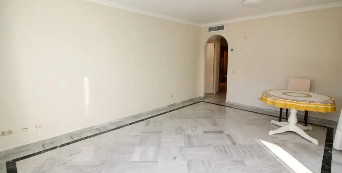 Long-term rent of middle floor apartment in Marbella (district The Golden Mile) 5