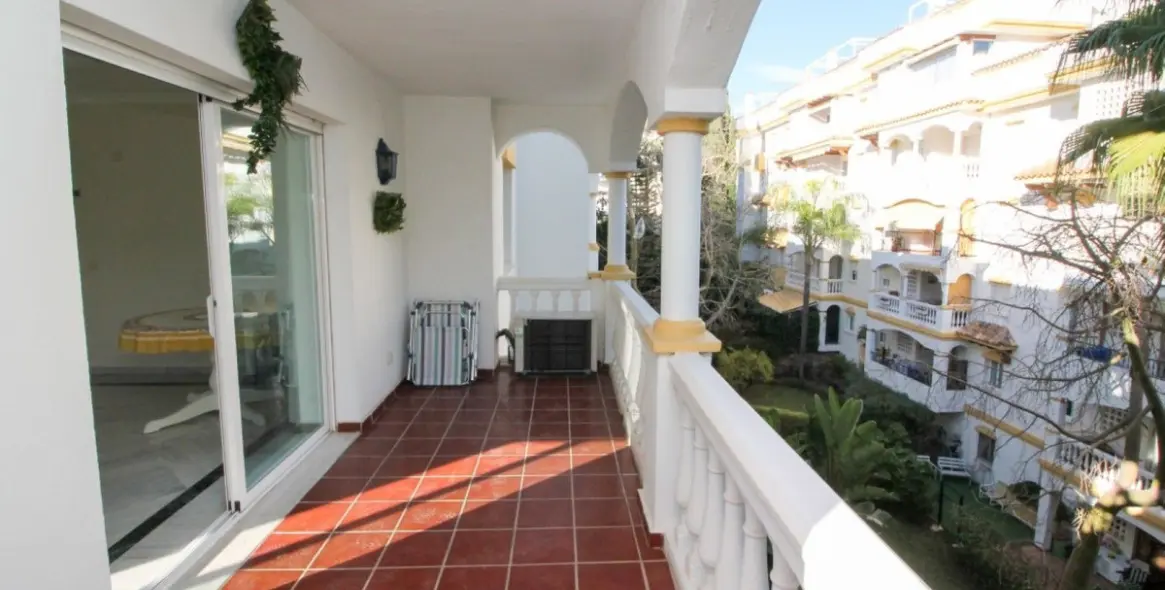Long-term rent of middle floor apartment in Marbella (district The Golden Mile) 7
