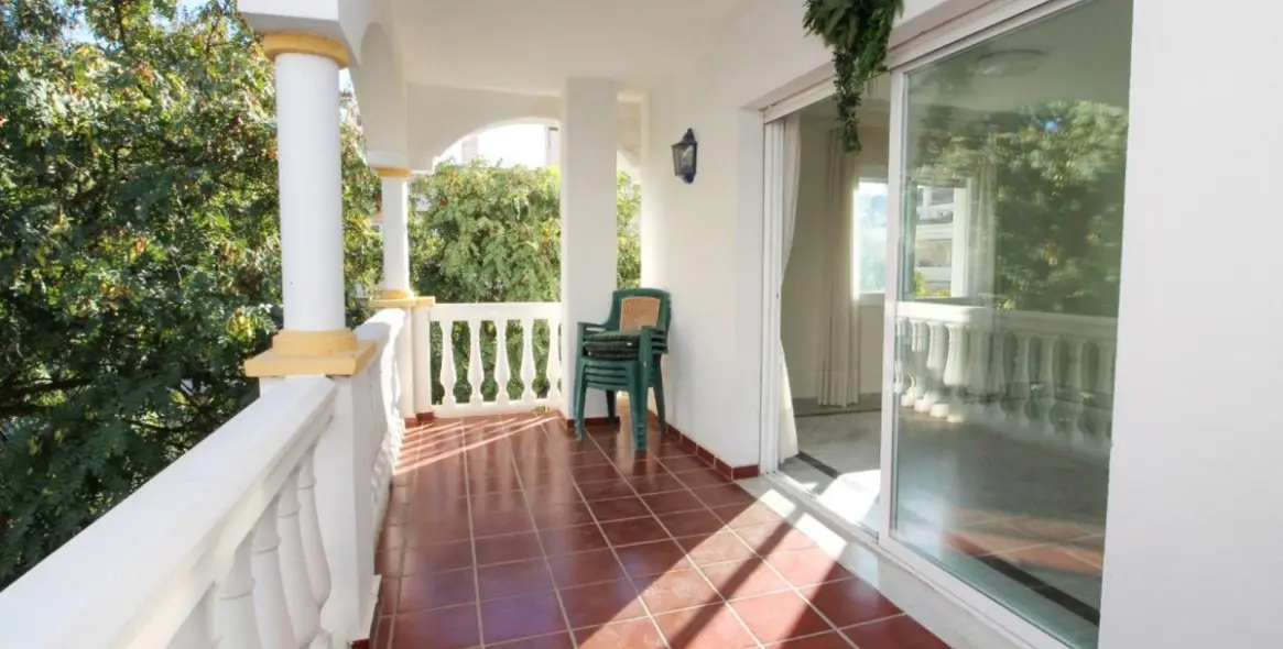 Long-term rent of middle floor apartment in Marbella (district The Golden Mile) 8