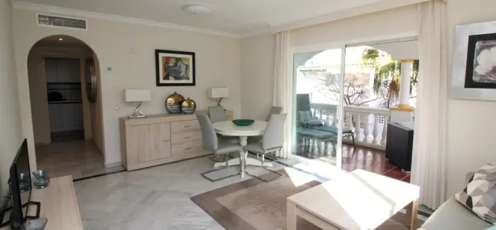 Venta de apartamento en planta media en The Golden Mile 3