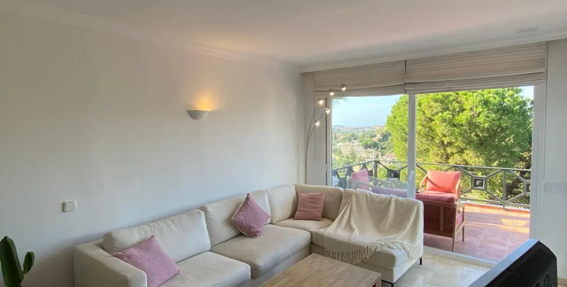 Long-term rent of penthouse in Benahavís 1