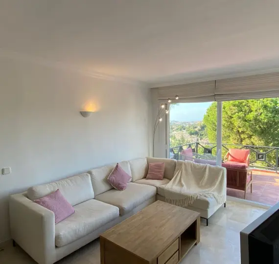 Long-term rent of penthouse in Benahavís