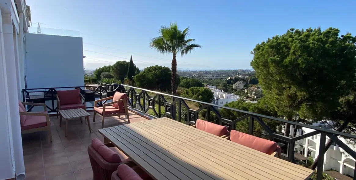 Long-term rent of penthouse in Benahavís 3
