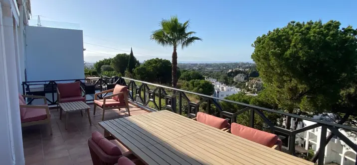 Long-term rent of penthouse in Benahavís 2