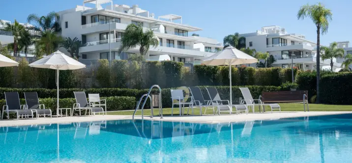 Краткосрочная аренда двухуровневого пентхауса в Estepona 0