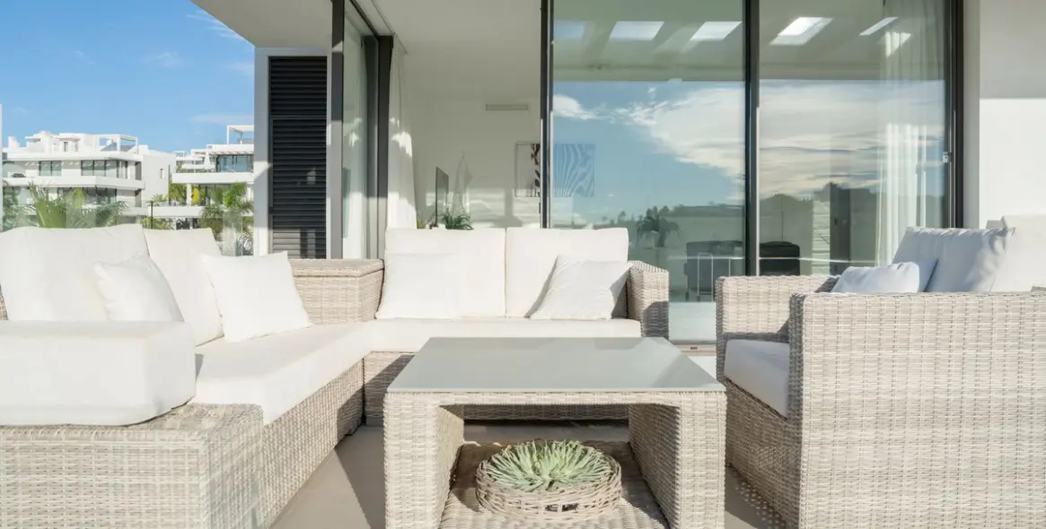 Short-term rent of penthouse duplex in Estepona 2