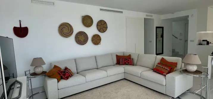 Краткосрочная аренда двухуровневого пентхауса в Estepona 3