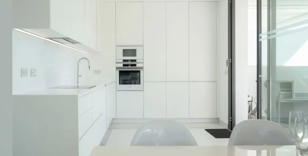 Short-term rent of penthouse duplex in Estepona 8