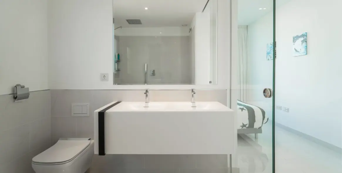 Short-term rent of penthouse duplex in Estepona 12